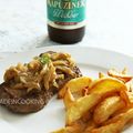 Faux-filet de boeuf accompagné d'une fondue d'oignons à la bière de Mike Delfino