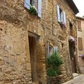 Chateauneuf du Pape (Vaucluse) - Rue du Vieux