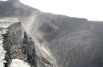 Le Cratère Dolomieu ... impressionant ..