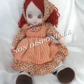 Poupée Doudou Julie de 1979 Robe Fleurs Tablier Rayures Orange Bella