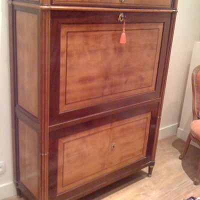 Secrétaire Louis XVI estampillé de MOREAU CORDIE et JME , par Xavier de Clerval