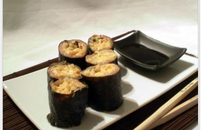 Makis saumon fumé, pousses de soja, carotte, poire & noix de coco