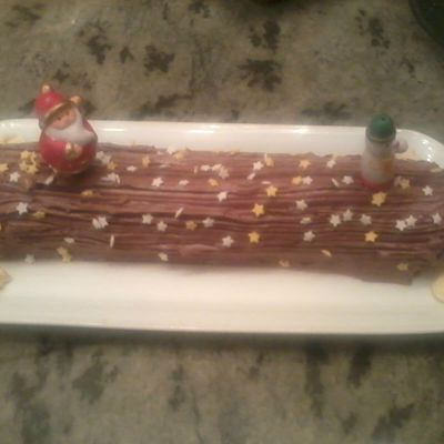 Me revoilà avec ma buche à la crème au beurre sans cuisson