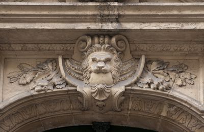 Lion en masque à la clé, 17 rue du Vieux Colombier