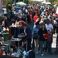 BROCANTE DES CHAMPS-ÉLYSÉES : 325 ÉTALS ET UNE BELLE AFFLUENCE.