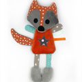 Doudou renard gris orange bleu