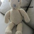 Monsieur Ted, l'ourson au tricot