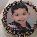 L' anniversaire de Amir. Voici le gâteau. 