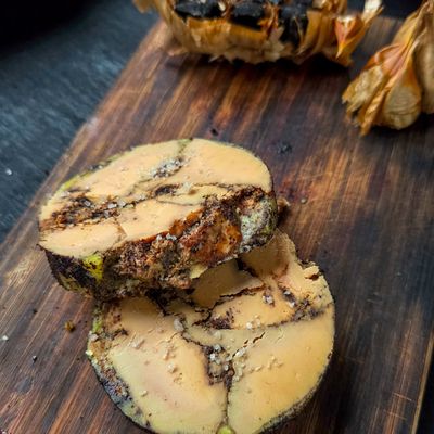 Pressé de foie gras à l'ail noir