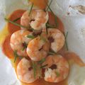 Papillote de gambas aux patates douces, beurre au piment d'Espelette.