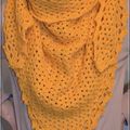 Un châle au crochet DROPS