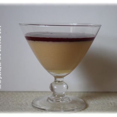 Pannacotta abricots au coulis de framboises
