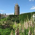 Sissinghurst Castle (Kent), un magnifique jardin anglais, créé vers 1930 par Vita Sackville-West et son mari Harold Nicolson... 