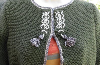 Le gilet tricoté aux points d'étamine de MamyLène