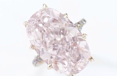 Attractive 21.11 carats fancy pink diamond ring