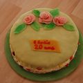 Gateau pour l ' anniversaire d' Elodie 20 ans