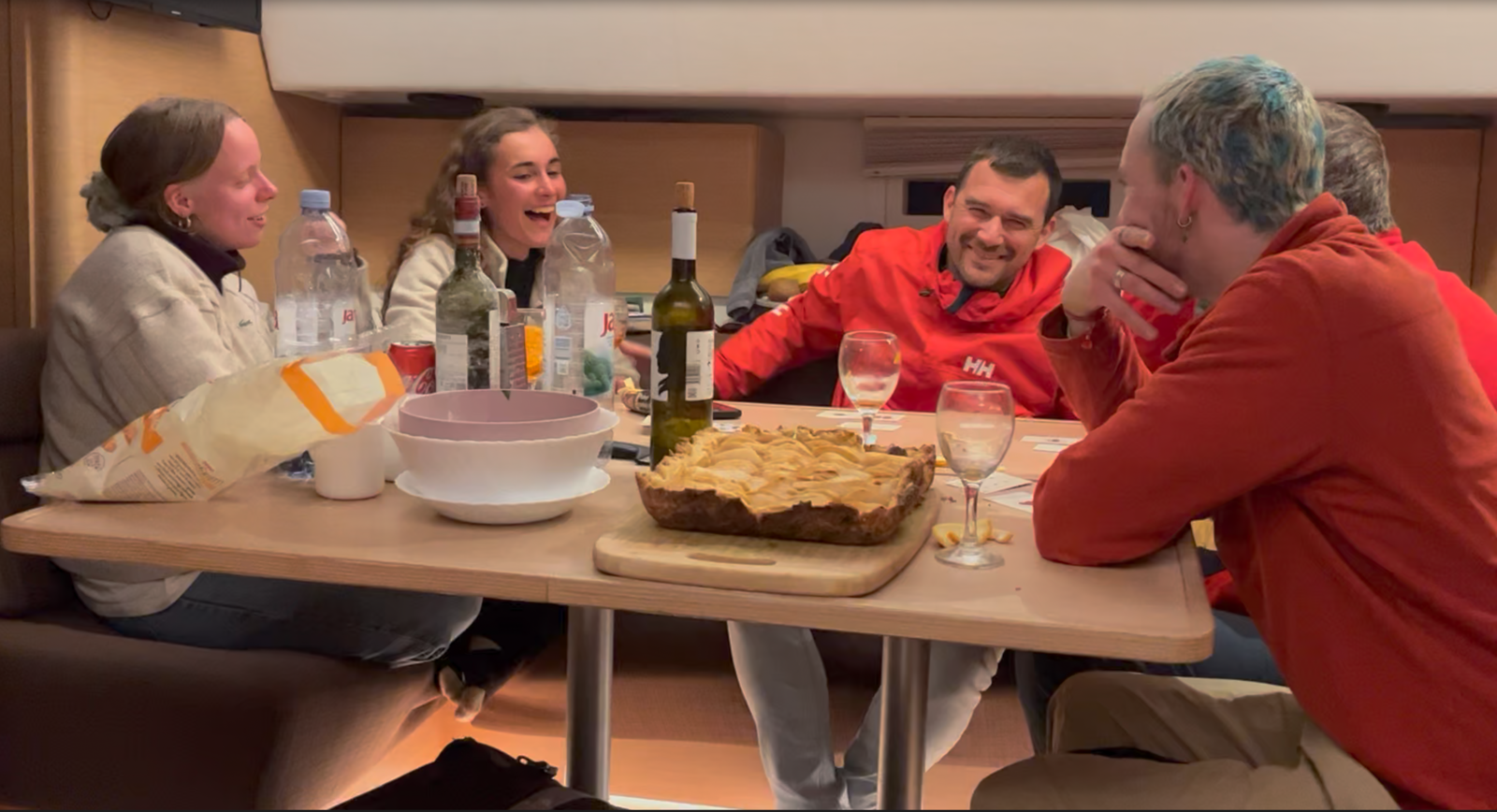 Soirée à bord au quai de Sibenik, 6 mars 2025