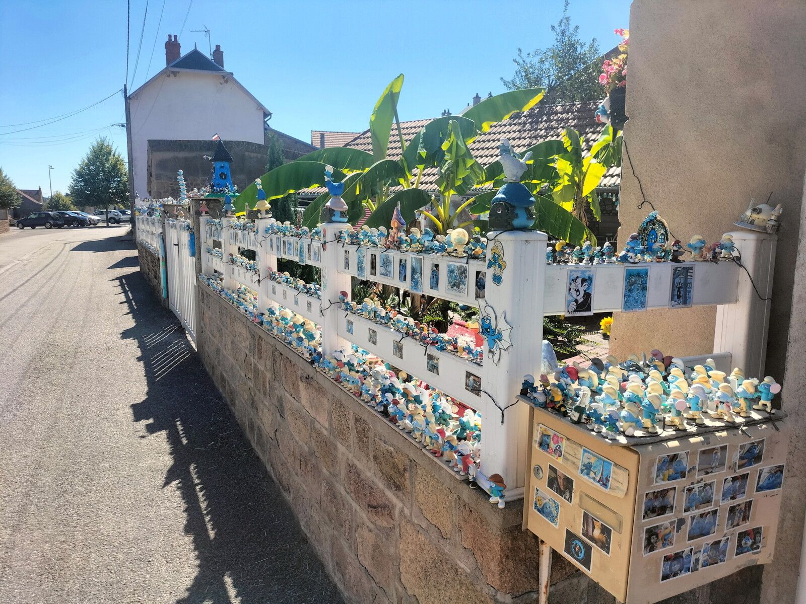 Rougnat, jardin aux Schtroumpfs, vue générale (23)
