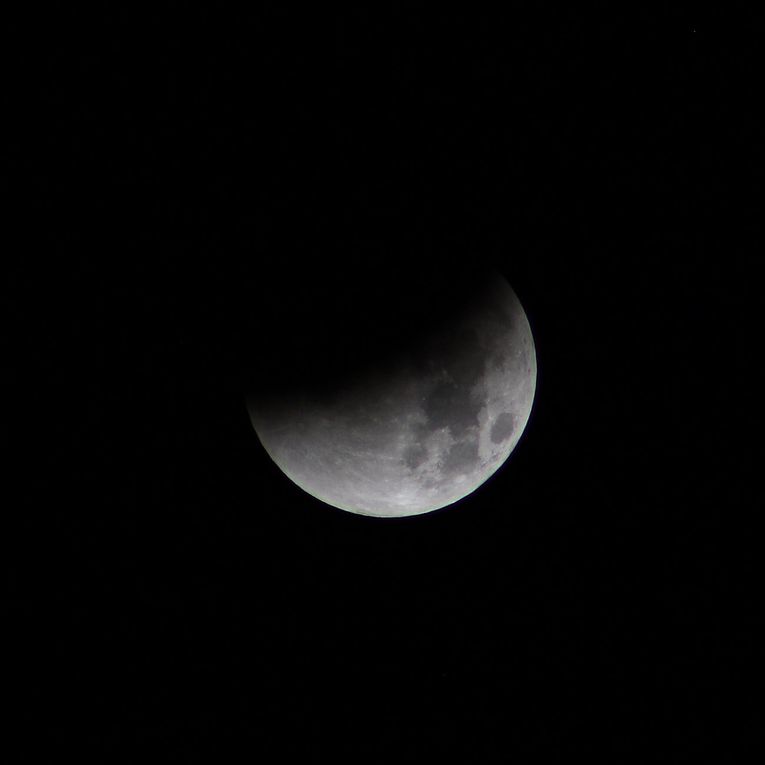 Photos de l'éclipse de Lune le 28/09/2015 à 14h37