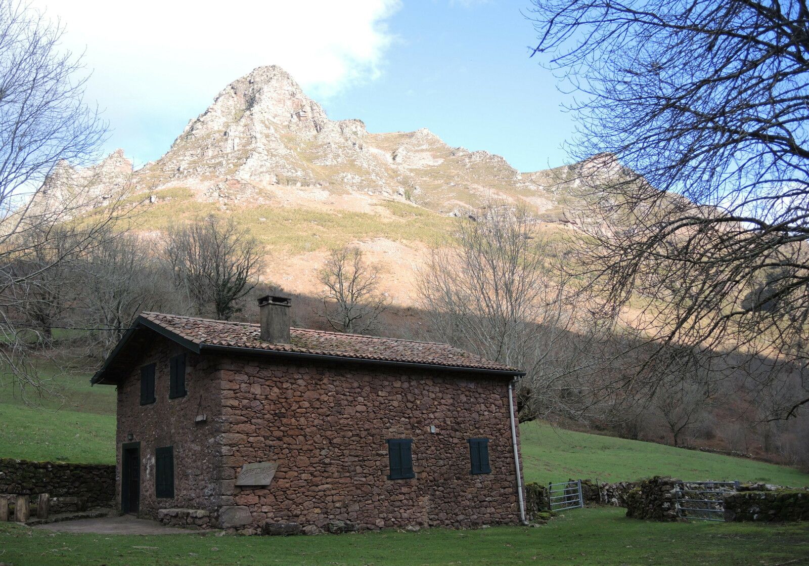 Aritzakun, maison Berekoetxea et Pena Itxusi (Espagne)