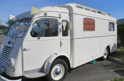 NOTIN  panissieres 42   camping -car  renault  1951