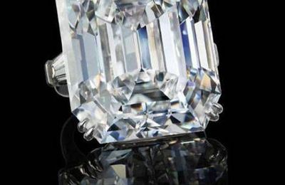 9 des pièces parmi les bijoux volés de Cannes