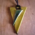 21. Collier triangle deux vert