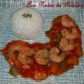 Crevettes à l'ananas, sauce aigre douce