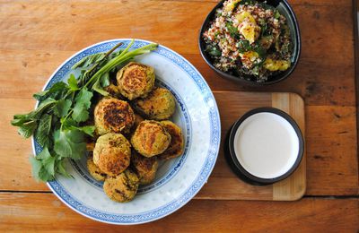 Falafels, sauce lime-tahini et salade quinoa, menthe et orange