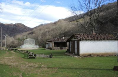 ARITZAKUN, le village abandonné... ou presque (Espagne)