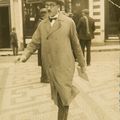 Fernando Pessoa (1888 -1935) : « Au volant de la Chevrolet... » / « Ao volante do Chevrolet... »