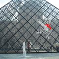 Pyramide du Louvre - DélireMan - Toujours plus haut