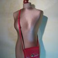 S604 : Pochette rouge