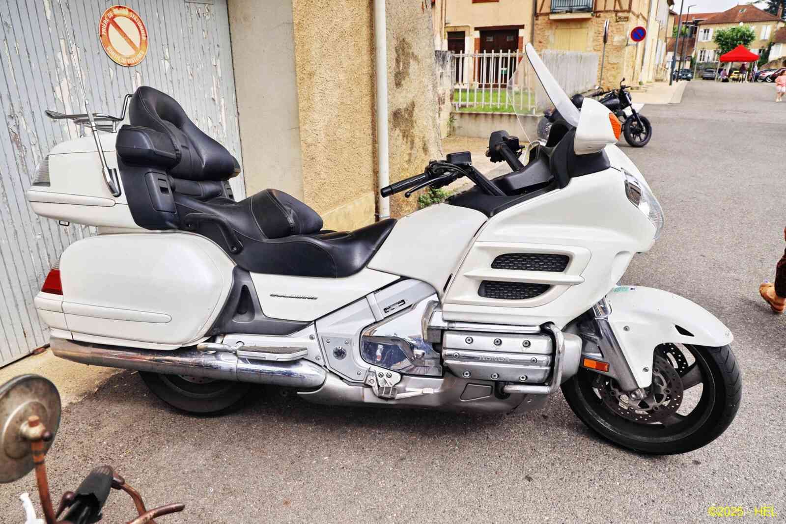 Honda GL 1800 Gold Wing_05 - 2001 [Jap] HL_GF