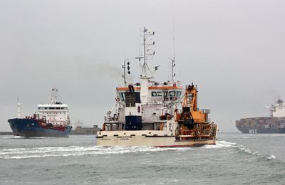 07/04/2012 10H20 entrée du Cimil type navire