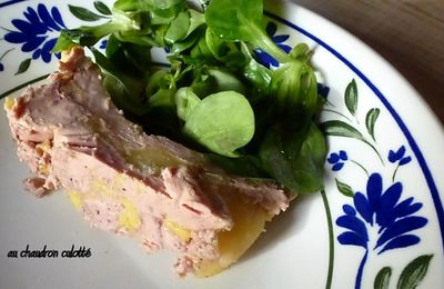 foie gras de canard aux pommes caramélisées.