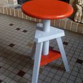 petit tabouret à vis