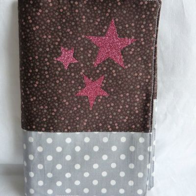 UN JOLI ENSEMBLE POUR PETITE FILLE