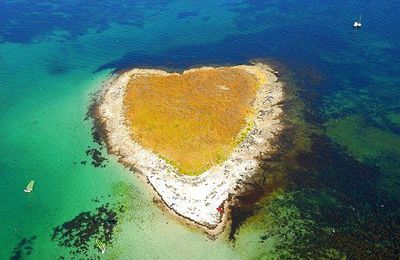 Le conte de l'île et de l'Amour