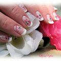 Nail art Roses stylisées