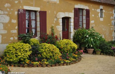Scénes printanières au Jardin François dans le Perche