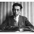  Robert Desnos (1900 – 1945) : De la rose de marbre à la rose de fer