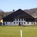 Ferme franc-comtoise ( vue de derriére )