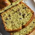 CAKE MOELLEUX POiRE, MATCHA & PÉPiTES DE CHOCOLAT