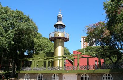 Faróis do Saber = les phares du savoir : bibliothèques de quartier