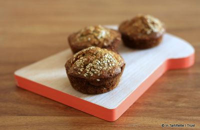 Muffins à la banane, citron & sésame