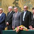 !!Génocide à Gaza: J 294!!  La Chine défie l’Occident sur Gaza offrant aux Palestiniens une nouvelle plateforme