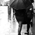Jeunes filles sous la pluie - Dublin (Irlande)
