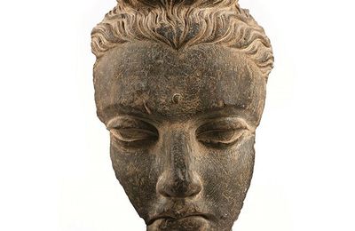 Oliver Hoare opens exhibition dedicated to objects and works of art from the past 5,000 years