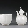  A fine molded Dingyao ewer and basin. Song Dynasty